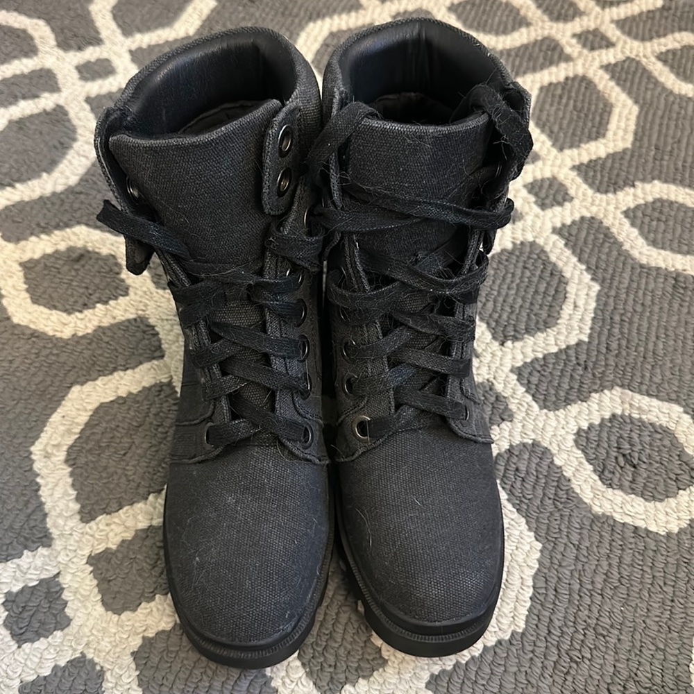 Maurice’s “Colby” Woman’s hiker boots size 9.5